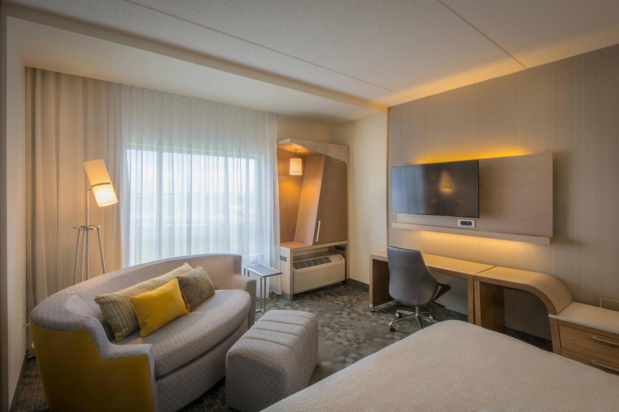Courtyard By Marriott Winnipeg Airport Экстерьер фото