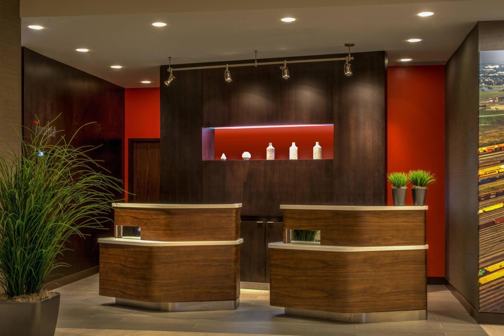 Courtyard By Marriott Winnipeg Airport Экстерьер фото